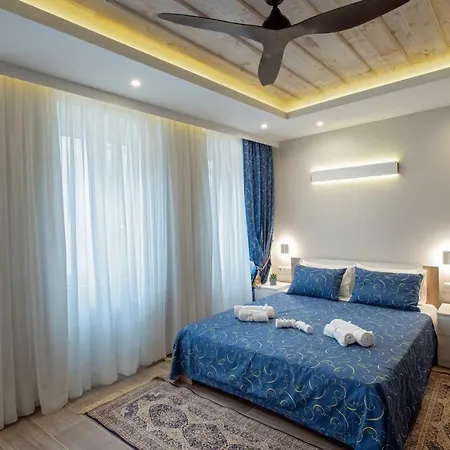 Taylor's Apartment *